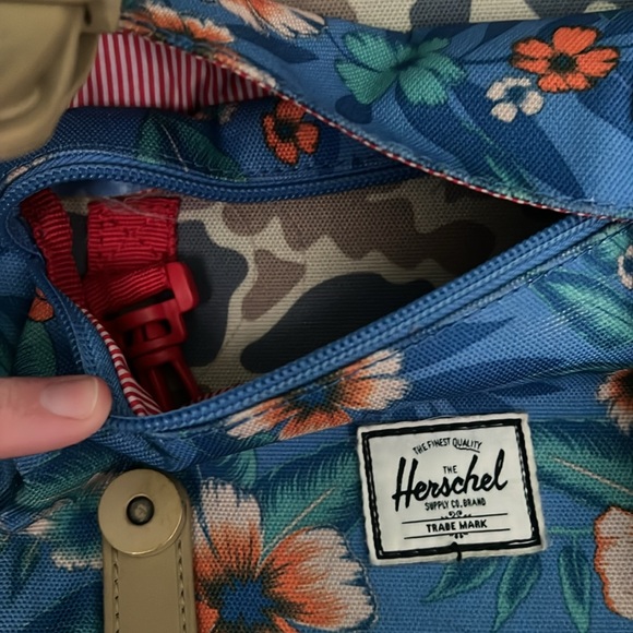 Camo + Hawaiian Floral Herschel Backpack - Picture 3 of 5